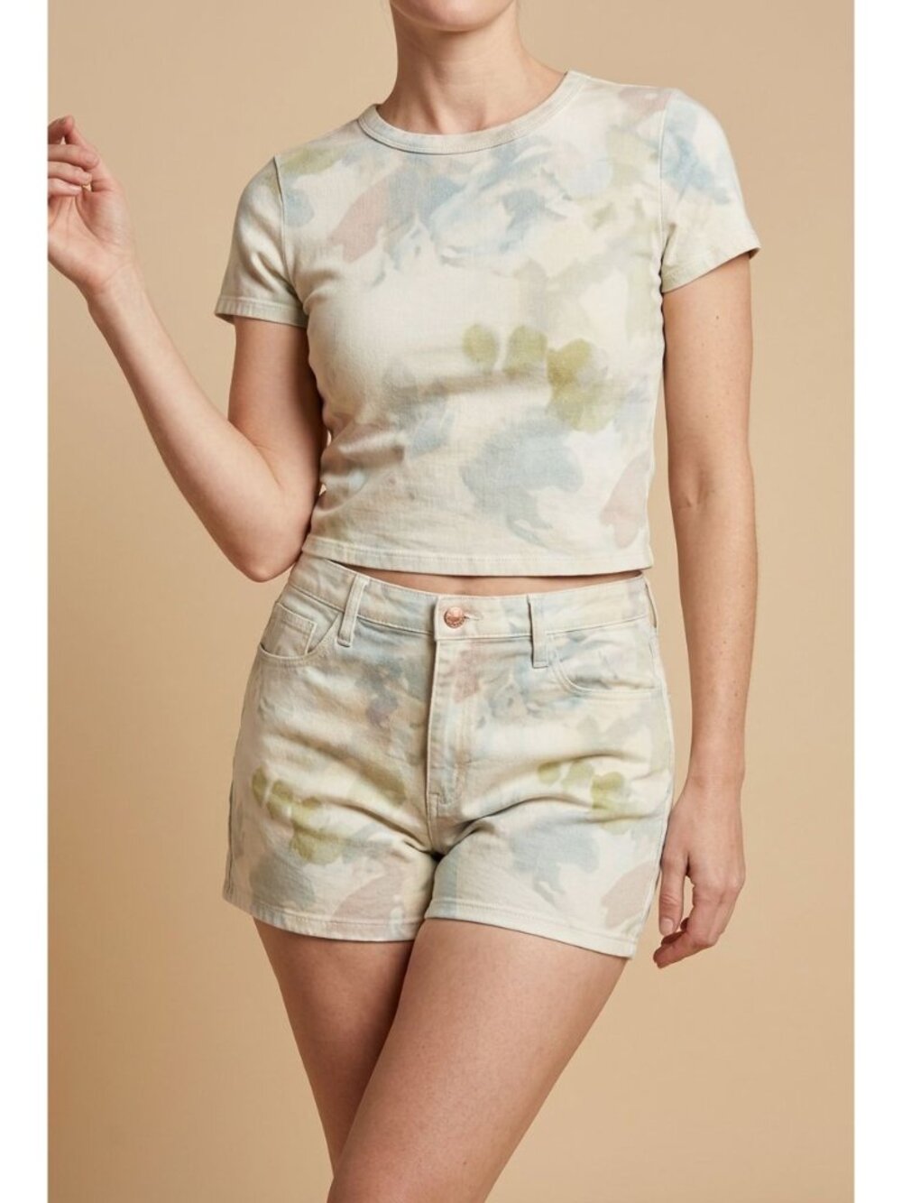 Universal Thread High Rise Midi Shorts Camo Print Size 14/32 Cotton Blend